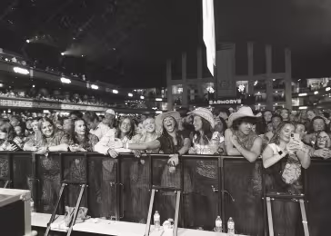 heart 360 concert crown